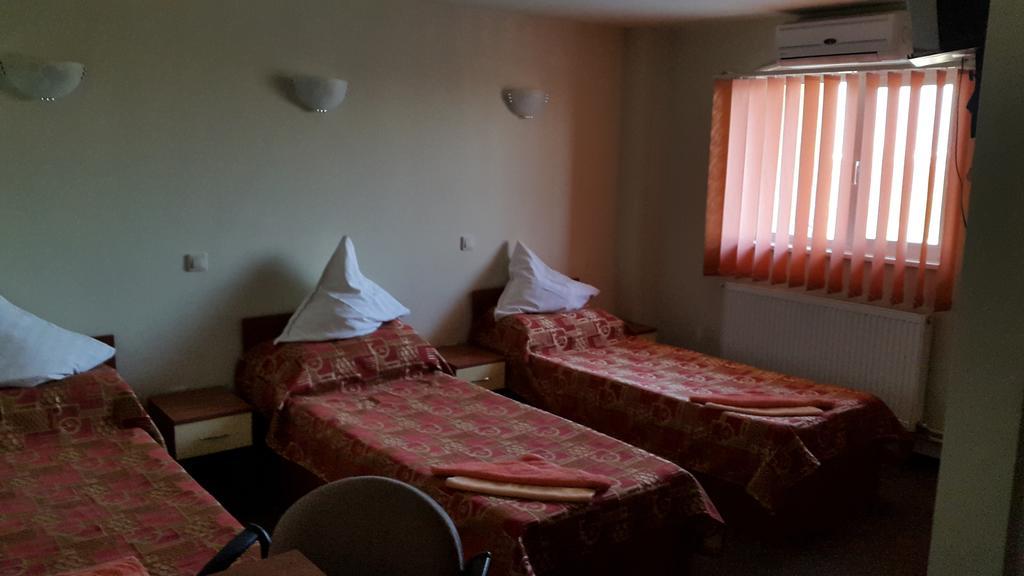 Complex Europa L.G Motel Ploieşti Kamer foto
